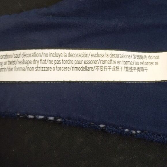 Victoria's Secret navy blue padded lined underwire bra, lace overlay 36DDD - Picture 9 of 9